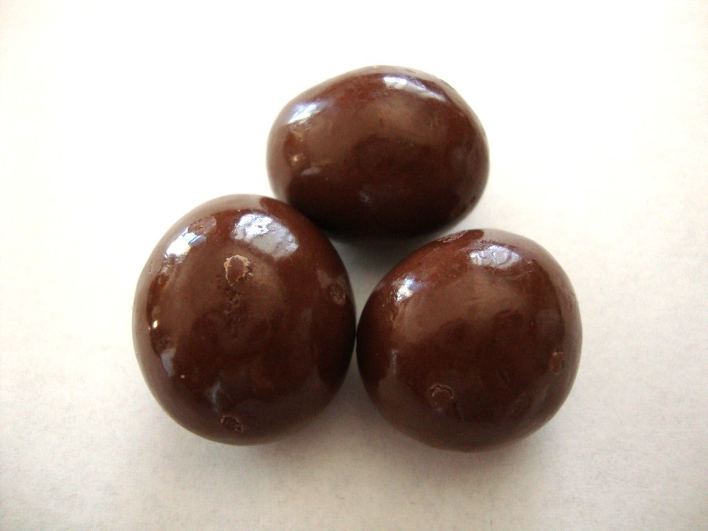 Click to Buy Mauna Loa Milk Chocolate Macadamias