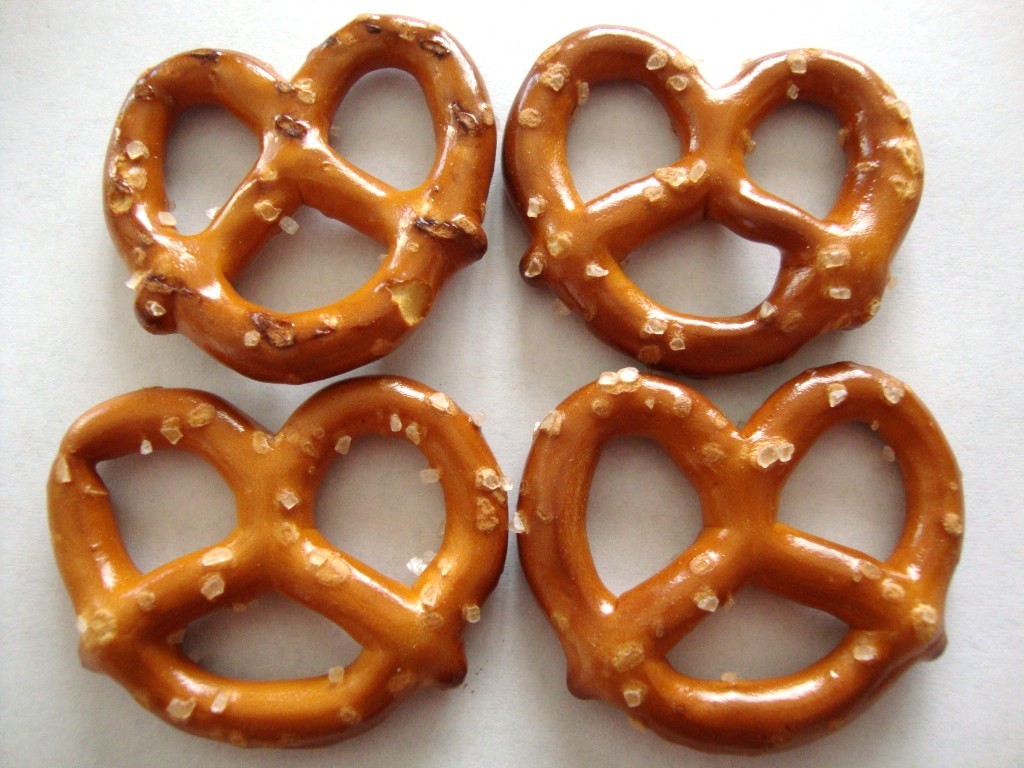 Click to Buy Snyder's of Hanover Mini Pretzels