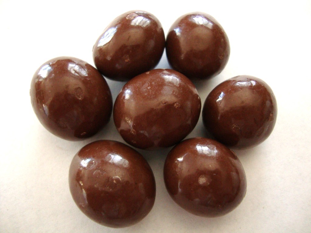 Click to Buy Mauna Loa Milk Chocolate Macadamias