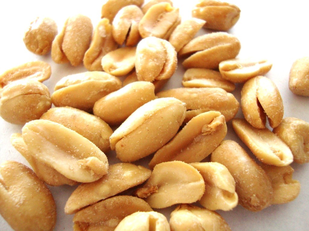 Click to Buy Kirkland Signature Super Extra-Large Peanuts