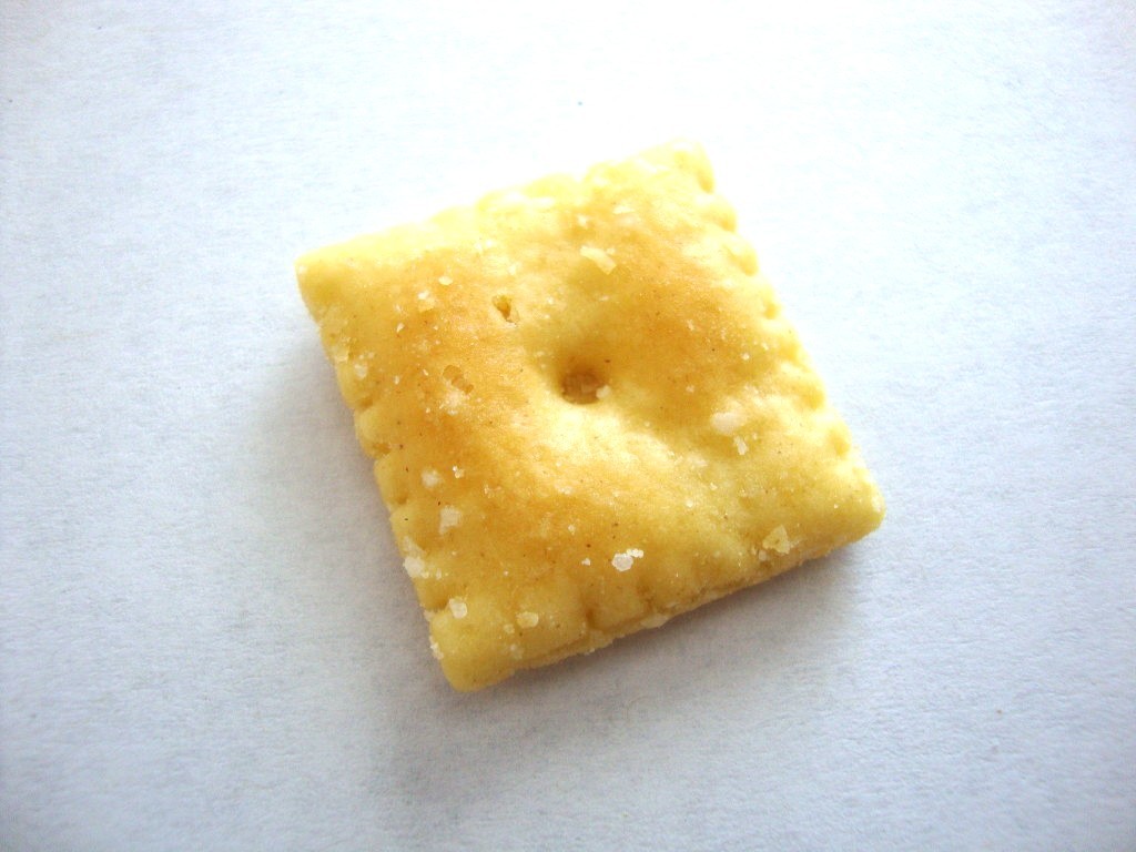 Click to Buy Cheez-It White Cheddar Baked Snack Crackers