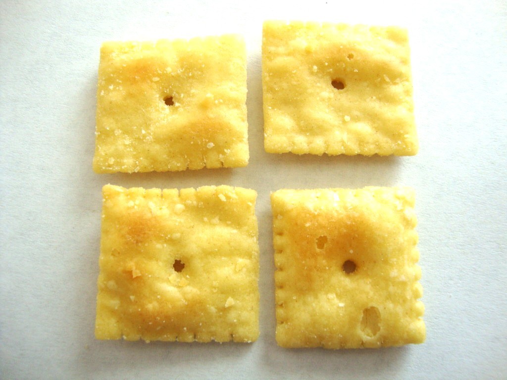 Click to Buy Cheez-It White Cheddar Baked Snack Crackers