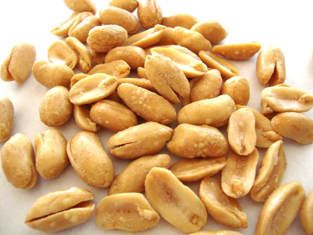 Click to Buy Kirkland Signature Super Extra-Large Peanuts