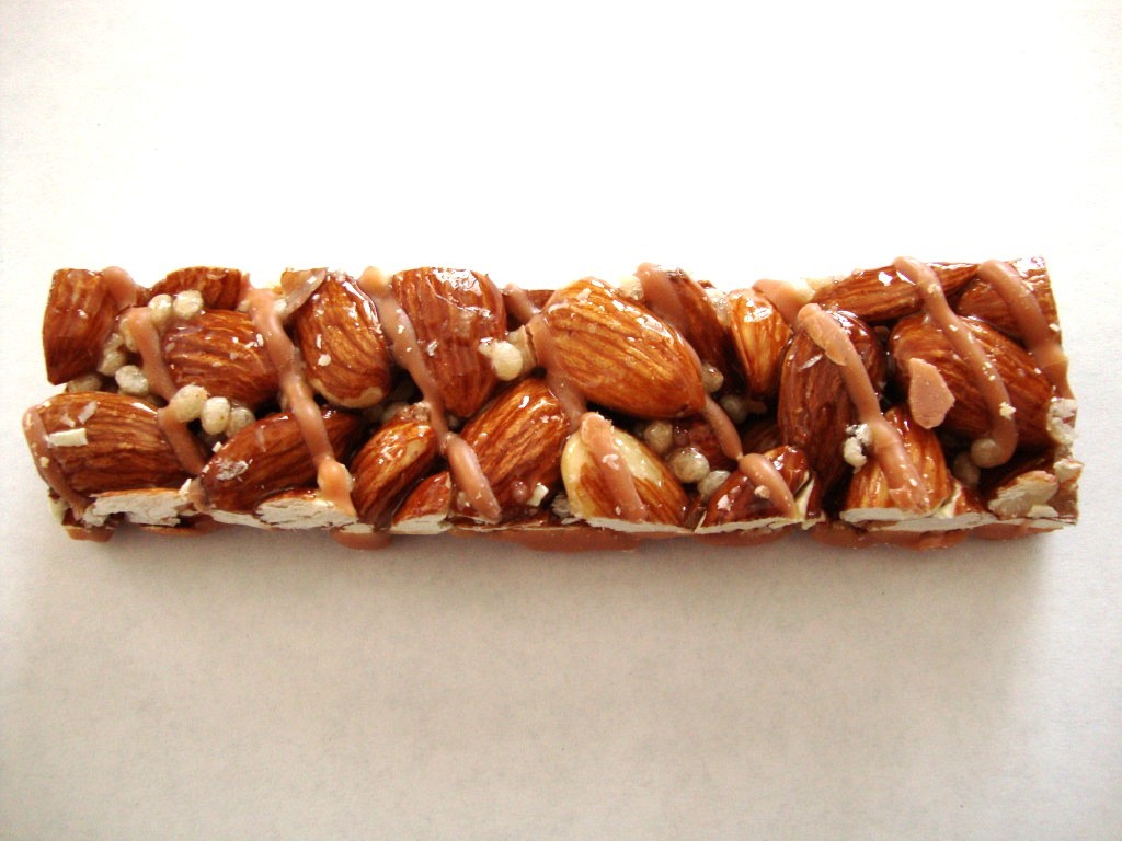 Click to Buy KIND Nuts & Spices Bars, Caramel Almond & Sea Salt