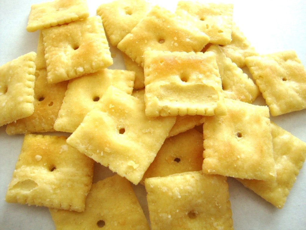 Click to Buy Cheez-It White Cheddar Baked Snack Crackers