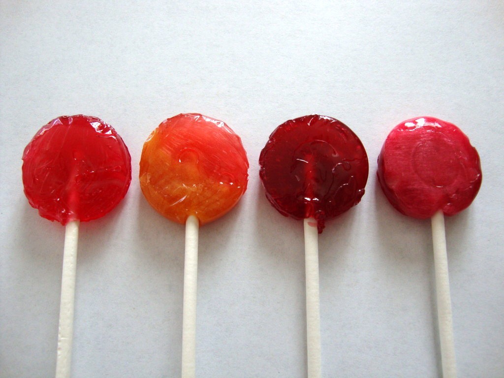 Click to Buy YumEarth Organics Lollipops