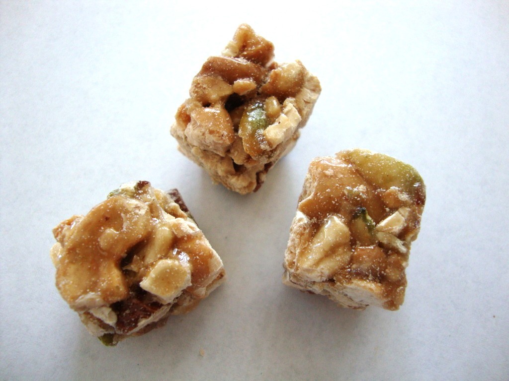 Click to Buy Kirkland Signature Cashew Clusters with Almonds and Pumpkin Seeds