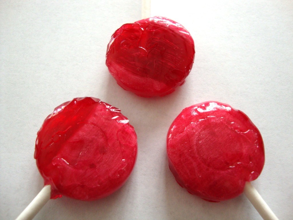 Click to Buy YumEarth Organics Lollipops