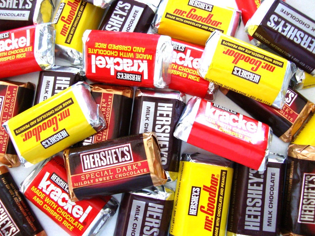 Click to Buy Hershey's Miniatures Assortment