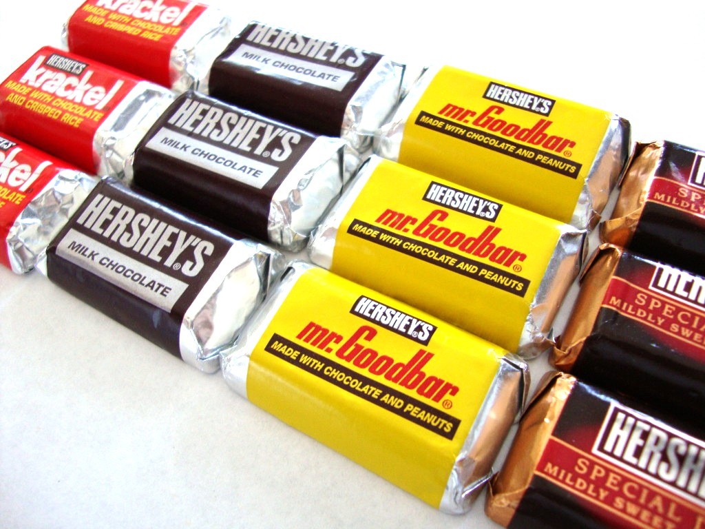 Click to Buy Hershey's Miniatures Assortment