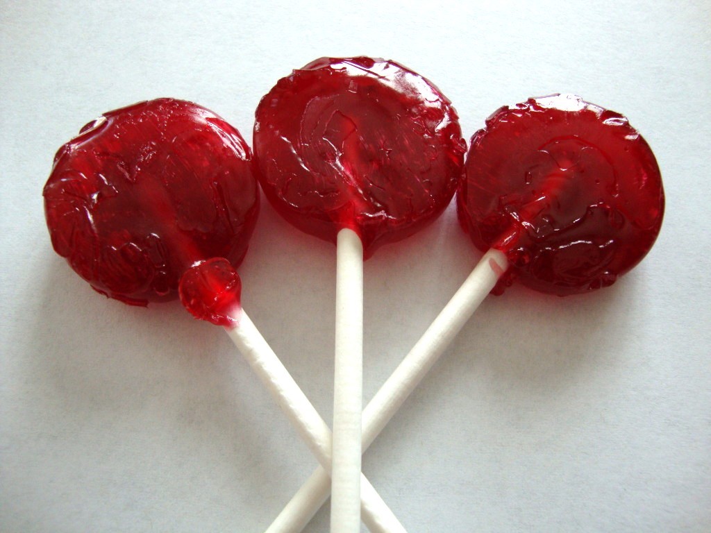 Click to Buy YumEarth Organics Lollipops