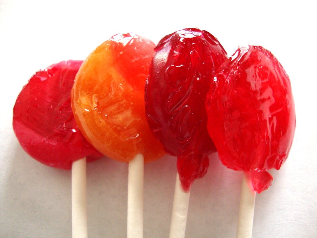 Click to Buy YumEarth Organics Lollipops