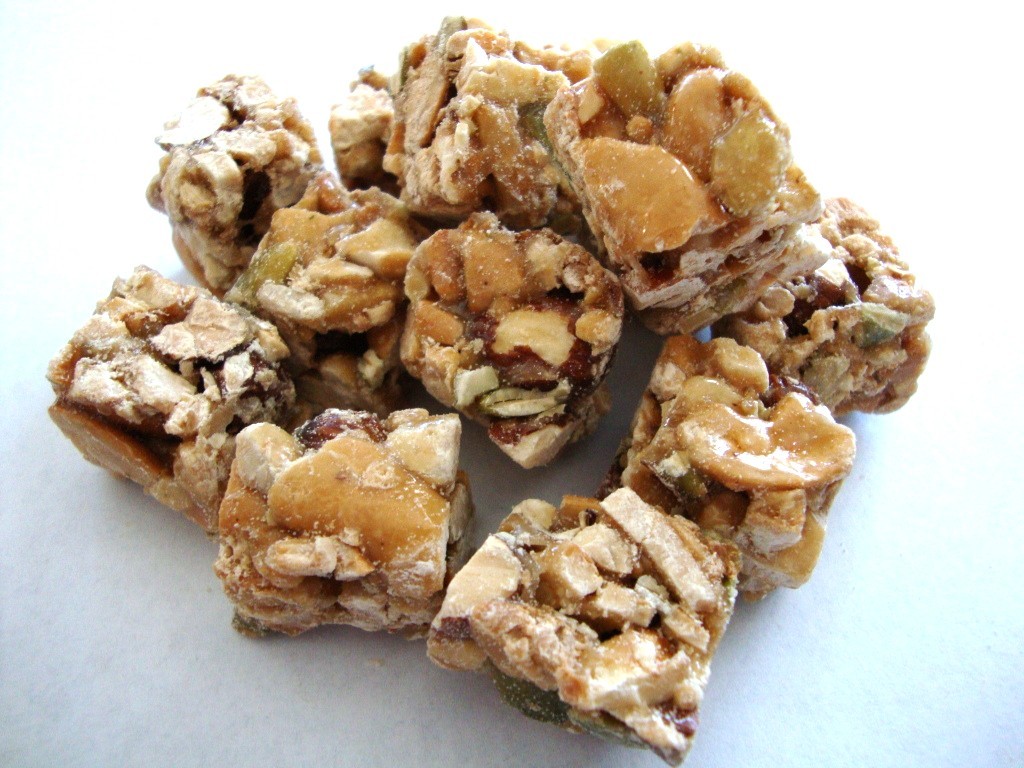 Click to Buy Kirkland Signature Cashew Clusters with Almonds and Pumpkin Seeds