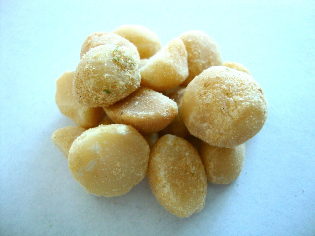 Click to Buy Hawaiian Host Maui Onion and Garlic Macadamias