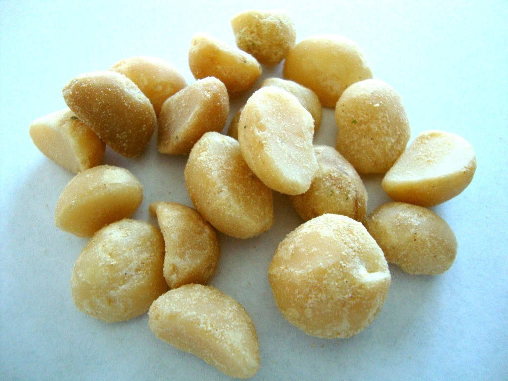 Click to Buy Hawaiian Host Maui Onion and Garlic Macadamias