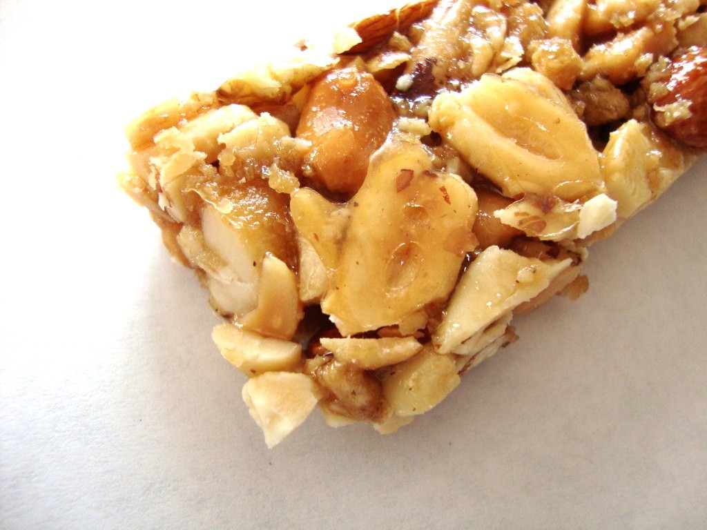 Click to Buy KIND Plus Bars, Almond Walnut Macadamia with Peanuts + Protein