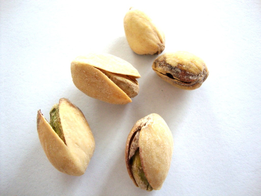 Click to Buy Wonderful Pistachios, Roasted & Salted