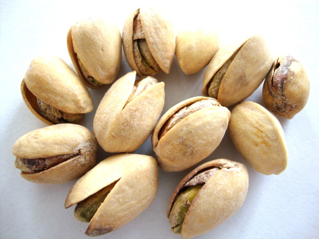 Click to Buy Wonderful Pistachios, Roasted & Salted