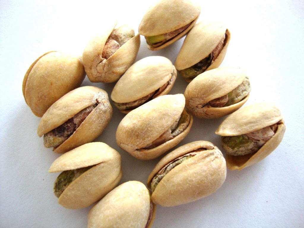 Click to Buy Wonderful Pistachios, Roasted & Salted