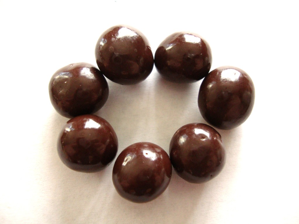 Click to Buy Dove Whole Blueberries Dipped in Creamy Dark Chocolate