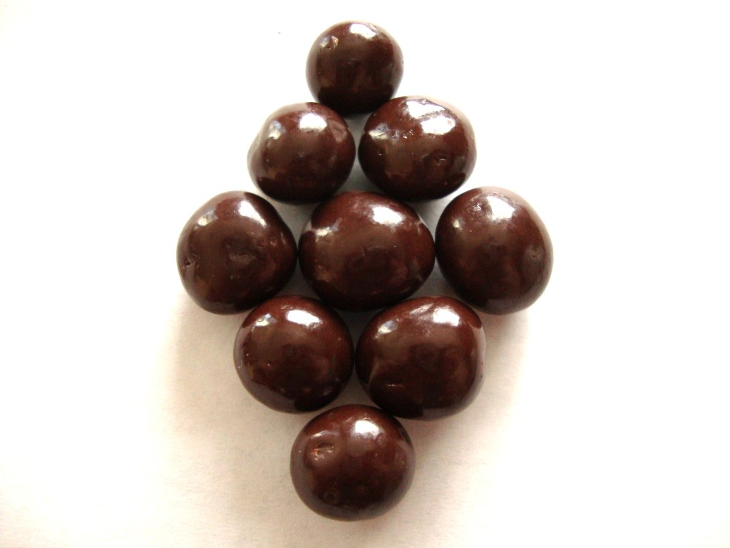 Click to Buy Dove Whole Blueberries Dipped in Creamy Dark Chocolate