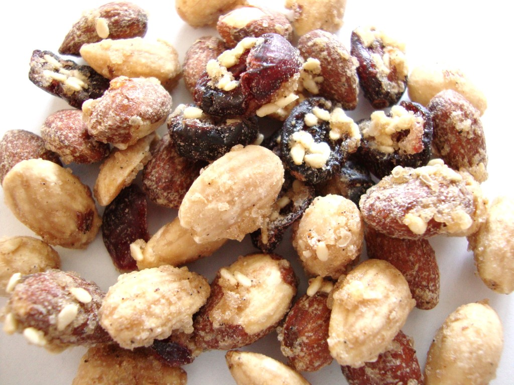 Click to Buy Sahale Snacks Honey Almonds Glazed Mix