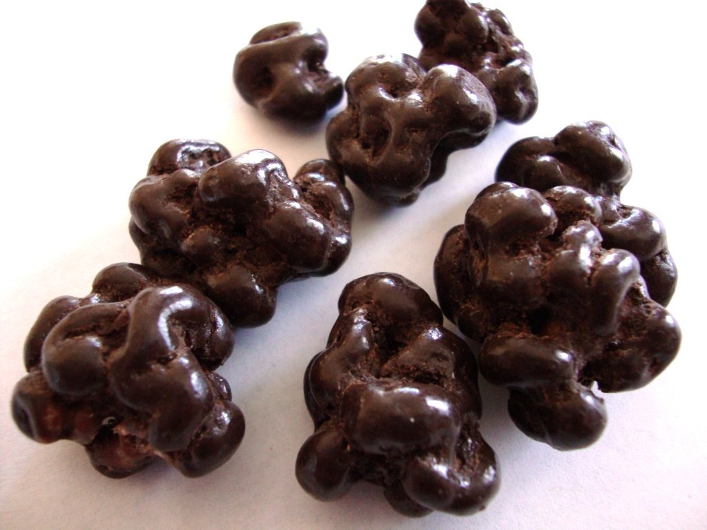 Click to Buy BROOKSIDE Dark Chocolate Crunchy Clusters Berry Medley Flavors