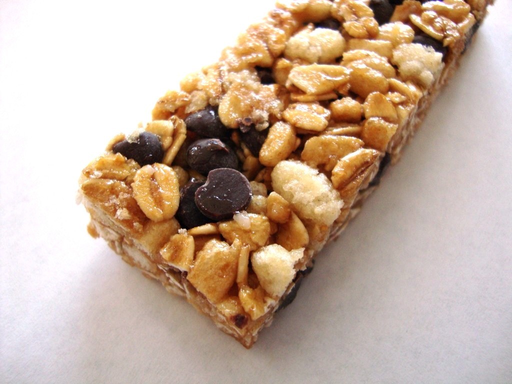 Click to Buy Kirkland Signature Chocolate Chip Soft & Chewy Granola Bars