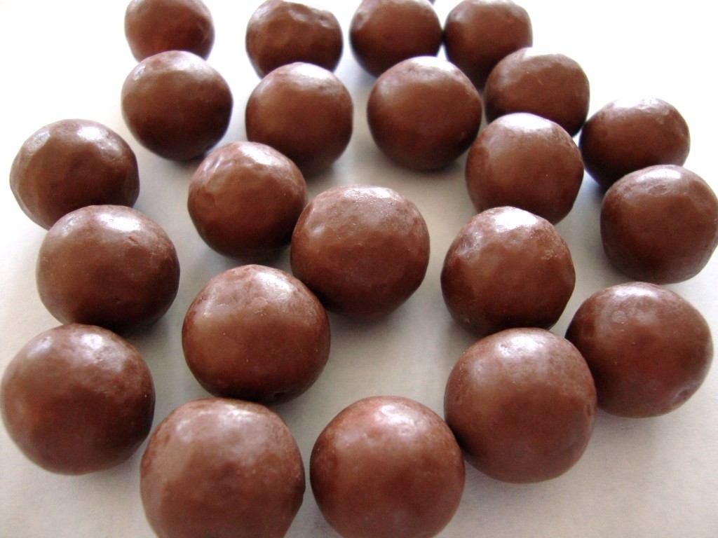 WHOPPERS Milk Chocolate Malted Milk Balls