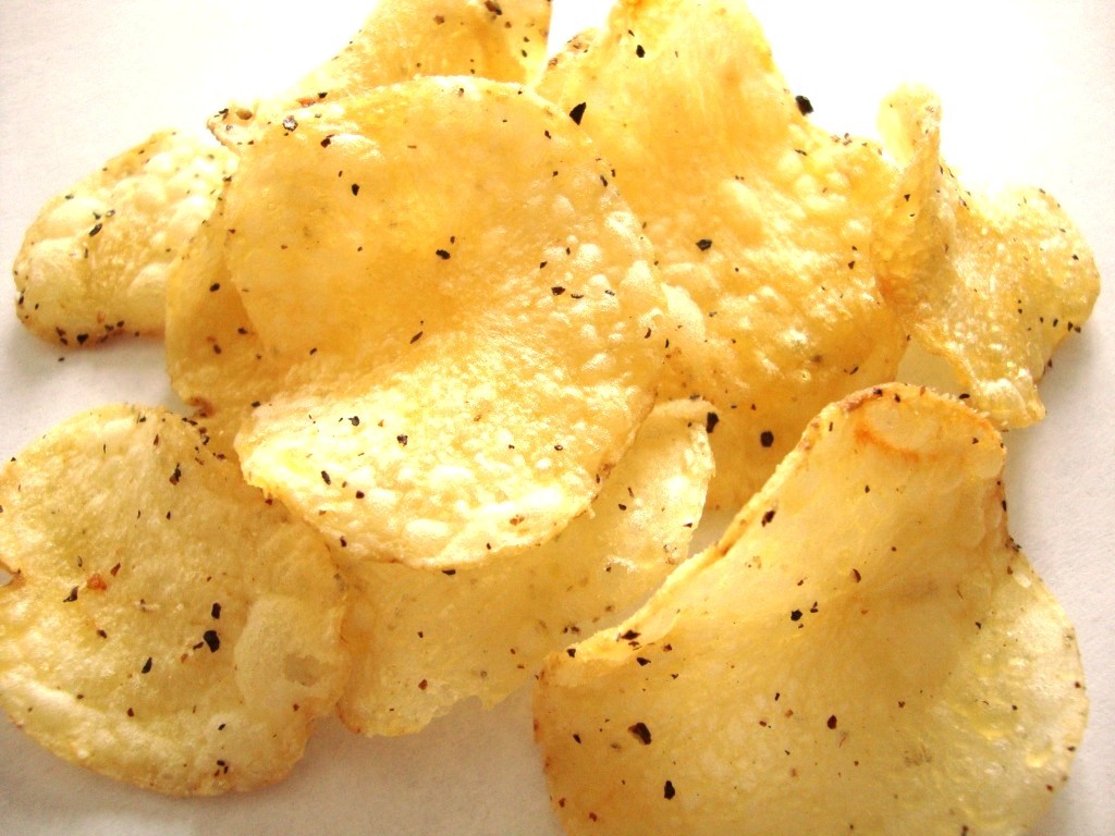 Click to Buy Lay's Kettle Cooked Sea Salt & Cracked Pepper Potato Chips