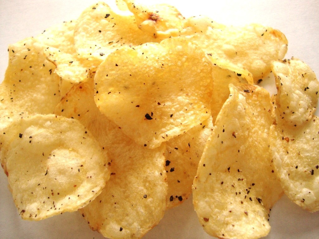 Click to Buy Lay's Kettle Cooked Sea Salt & Cracked Pepper Potato Chips