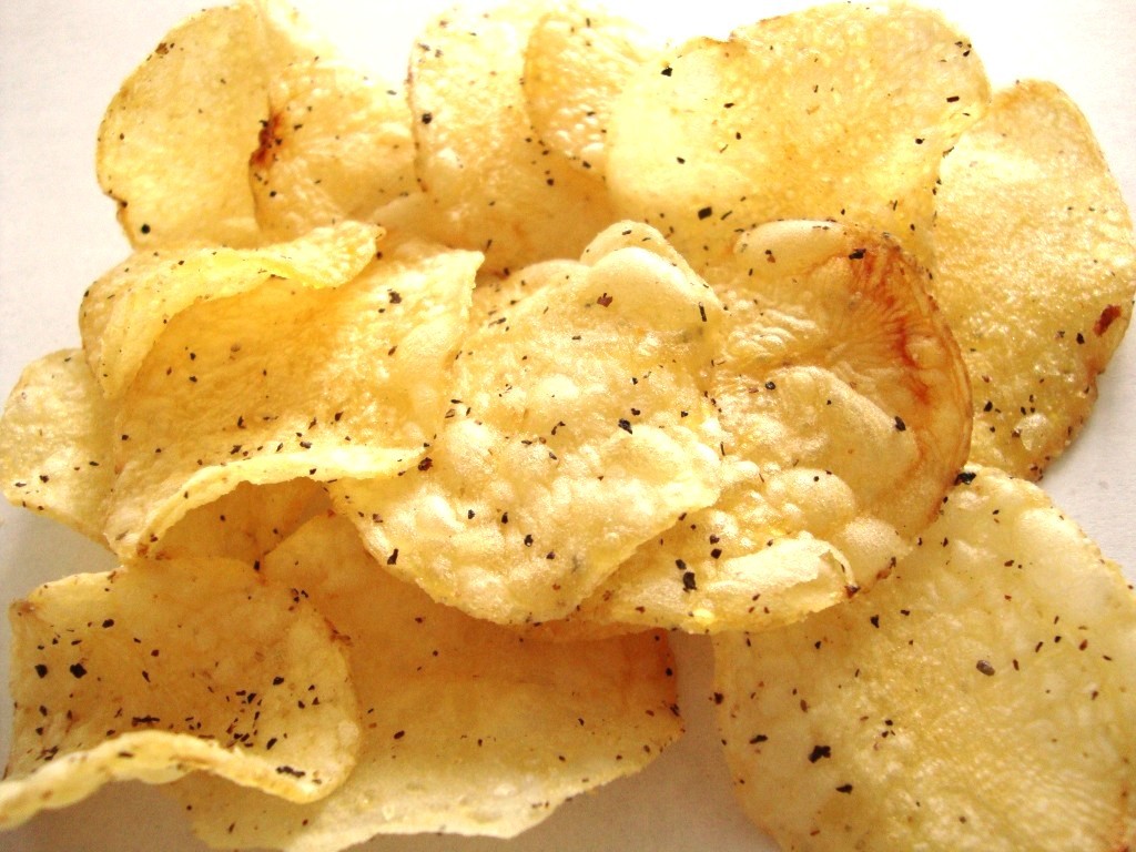 Click to Buy Lay's Kettle Cooked Sea Salt & Cracked Pepper Potato Chips