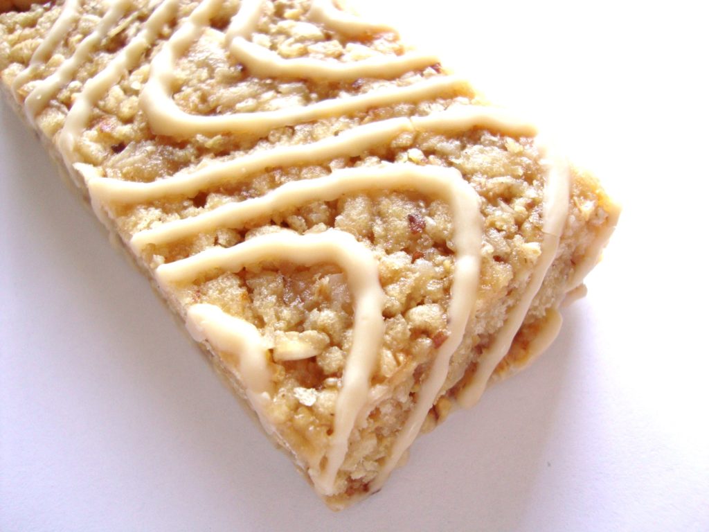 Click to Buy LUNA Bar, White Chocolate Macadamia