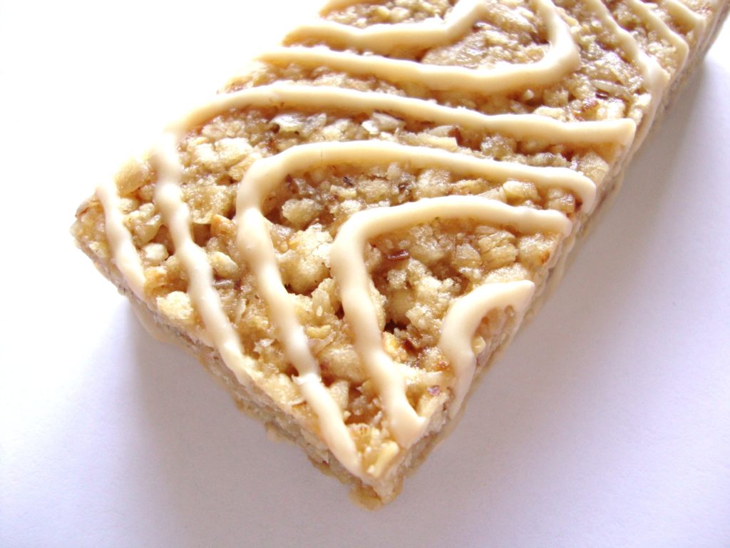 Click to Buy LUNA Bar, White Chocolate Macadamia