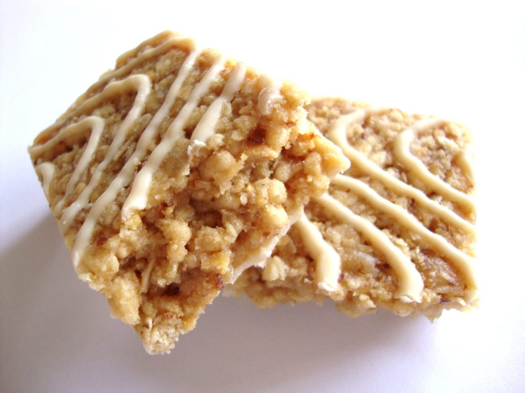 Click to Buy LUNA Bar, White Chocolate Macadamia