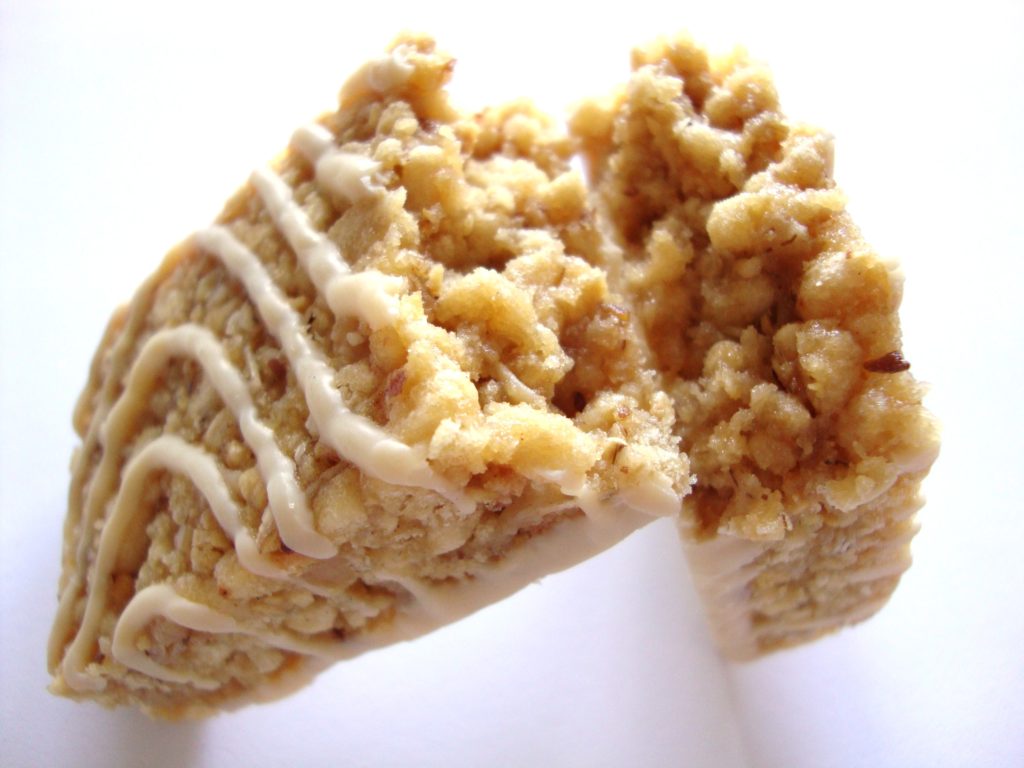 Click to Buy LUNA Bar, White Chocolate Macadamia