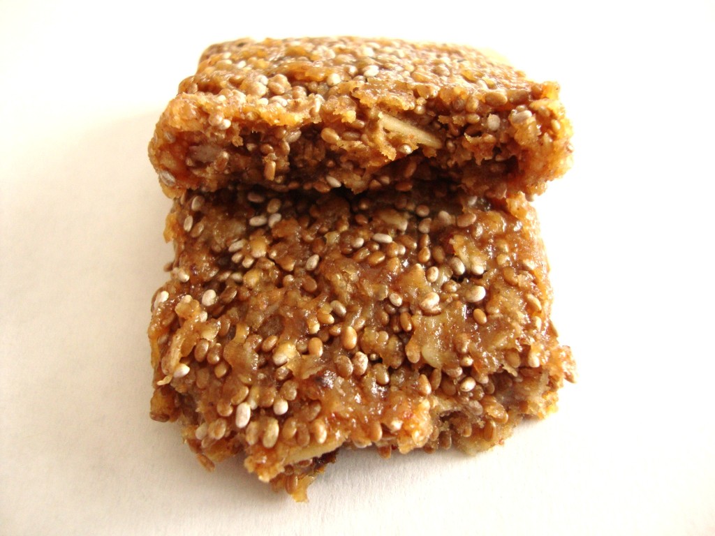 Click to Buy Health Warrior Banana Nut Chia Bars