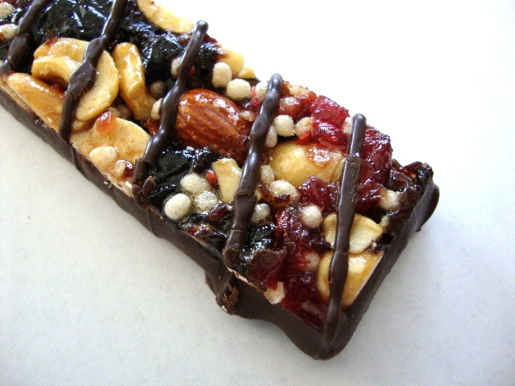 Click to Buy KIND Plus Bars, Dark Chocolate Cherry Cashew + Antioxidants